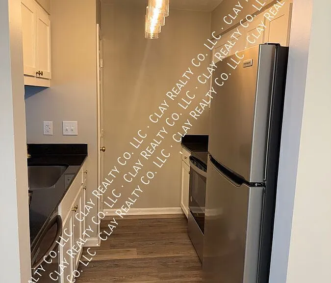 920L Highland Ave — Photo 7