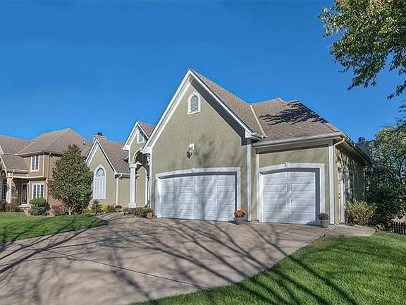2nd image of 2512 SW Wintercreek Dr