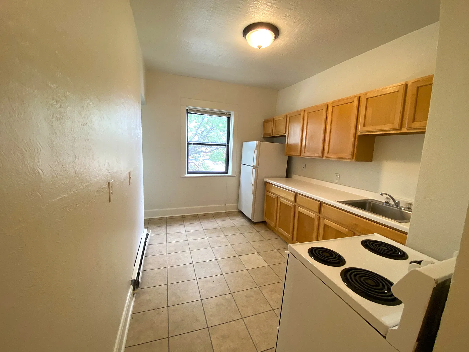 2 bed, $1,300 — Photo 4
