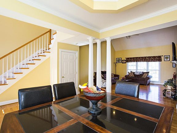 9-formal dining room