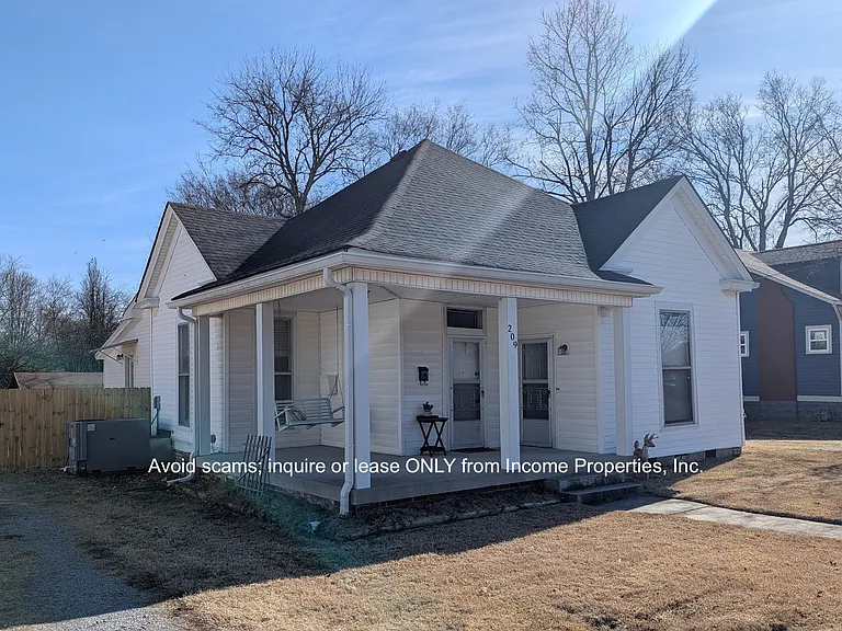 209 S Greenwood St — Photo 4