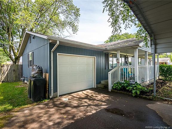 2nd image of 114 E Lovers Ln