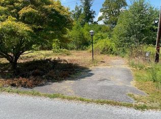 133 W Poplar Dr, Hendersonville, NC 28792