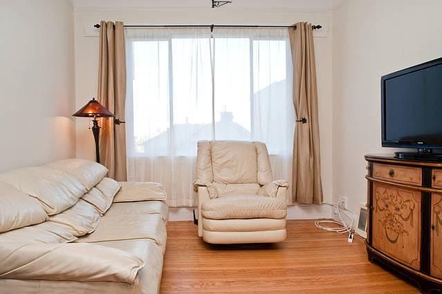 1st image of 820A Bay St