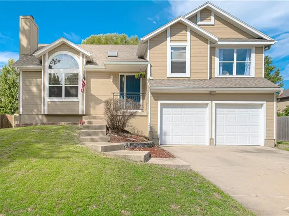 18412 W 163rd St, Olathe, KS 66062