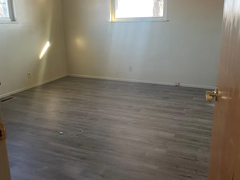 313 Linda Ct — Photo 5