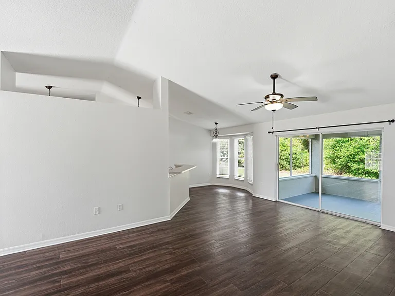 2368 Sweetwater Blvd — Photo 5