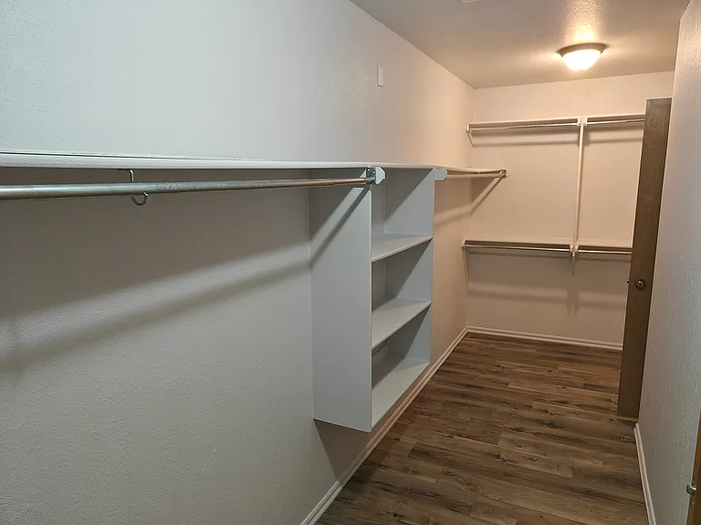 712 McConnell Dr — Photo 8