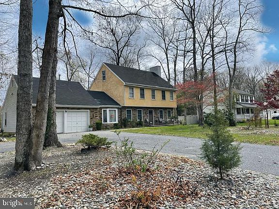 2nd image of 274 Nicholas Dr