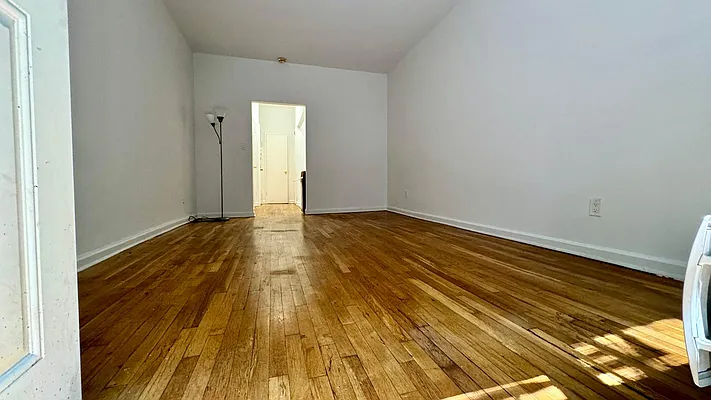 Rented by HOLTON REAL ESTATE INC. | media 10