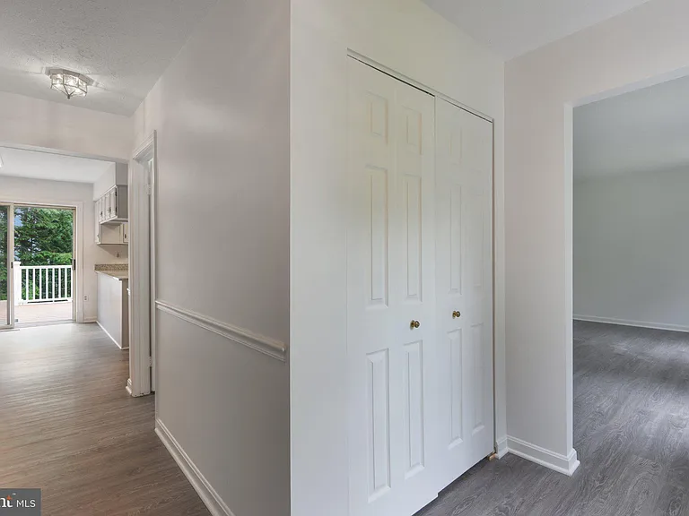 91 Premier Ct — Photo 2