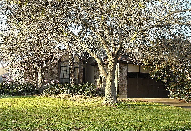 1st image of 3700 Wentworth Dr