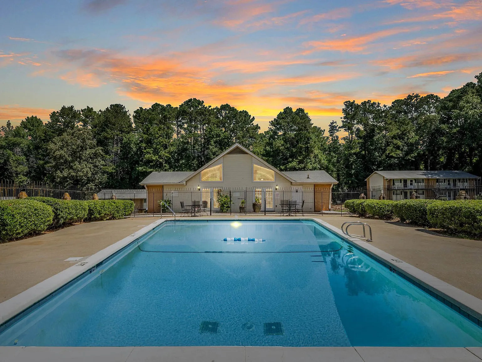 Premier Club Living Apartments in Union City, GA | Spacious Pet-Friendly Apartments Near I-85 — Photo 4