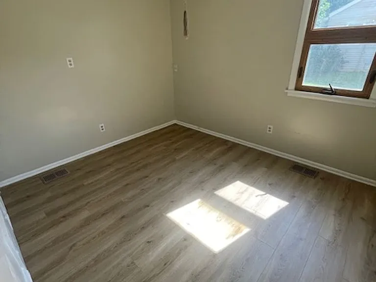 2719 Markay St SE — Photo 8