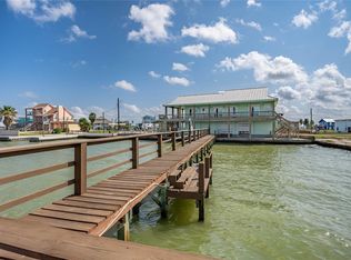 740 N Copano Cove Rd, Rockport, TX 78382