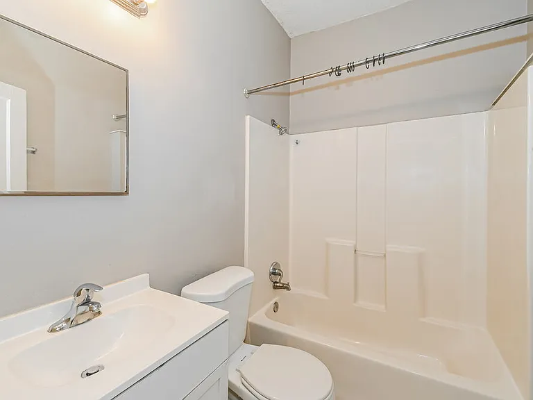 914 Allison St — Photo 15