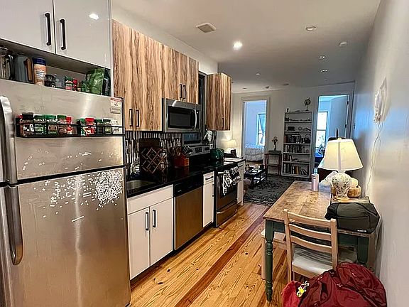2nd image of 570 Evergreen Ave #2L