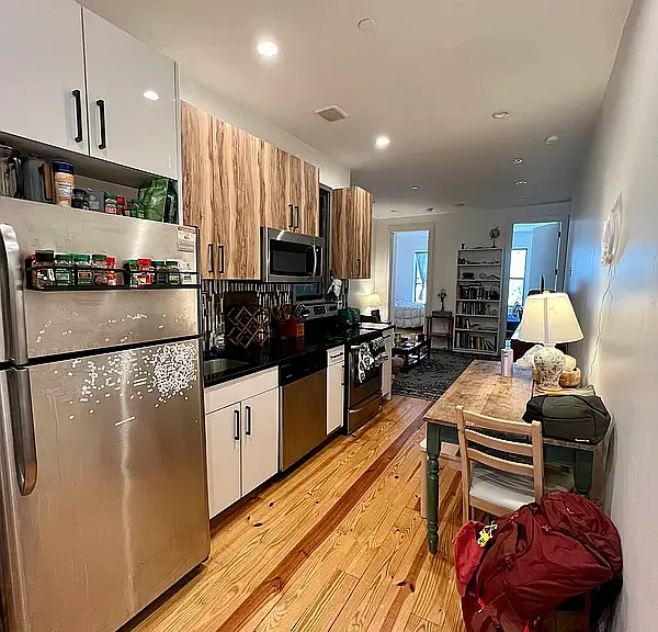 570 Evergreen Ave #2L — Photo 2