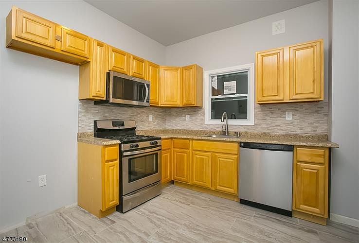 1st image of 76 Heckel St #3