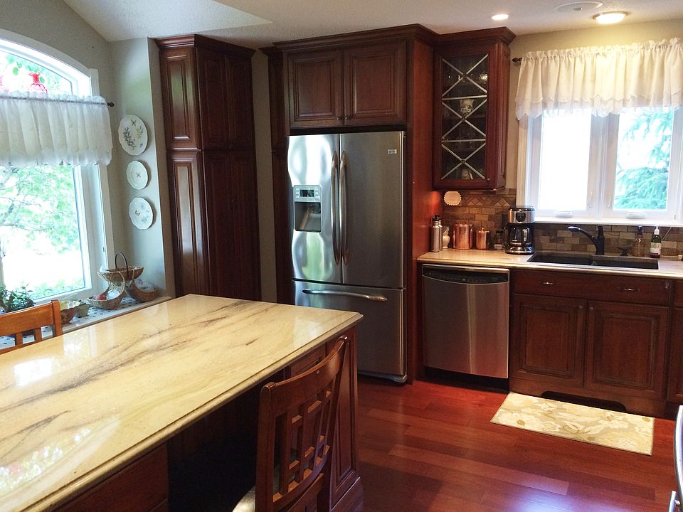 2nd image of 702 Heritage B #B