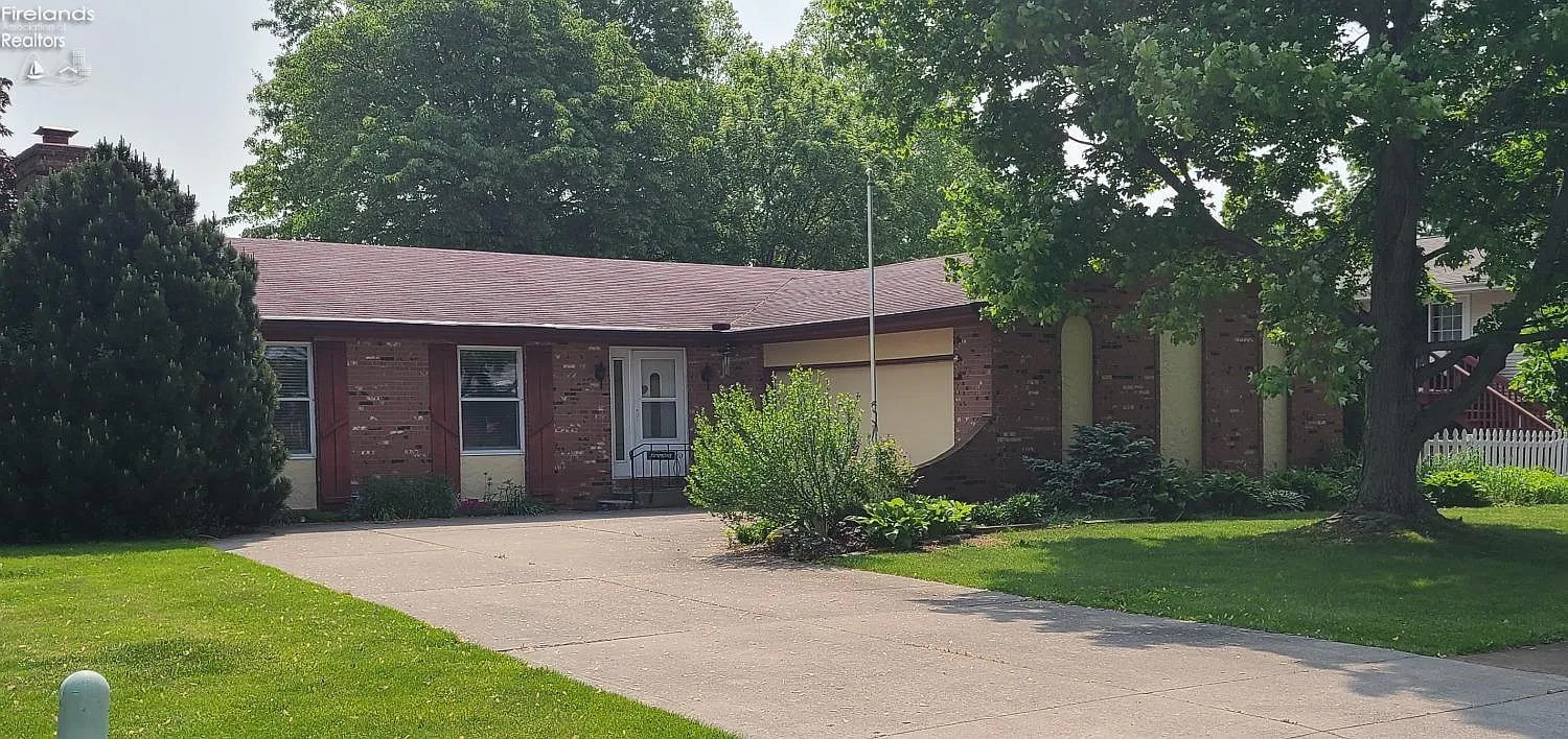 907 Kaspar St photo 1