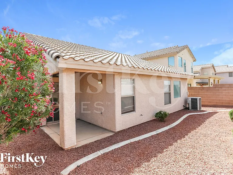 4517 Possum Berry Ln — Photo 15