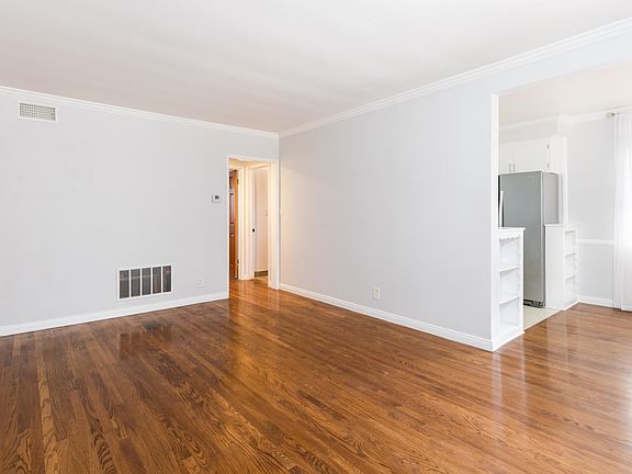 5th image of 1745 N Mariposa Ave #3