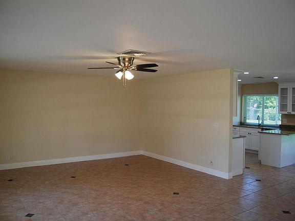 3rd image of 354 Venus Ave