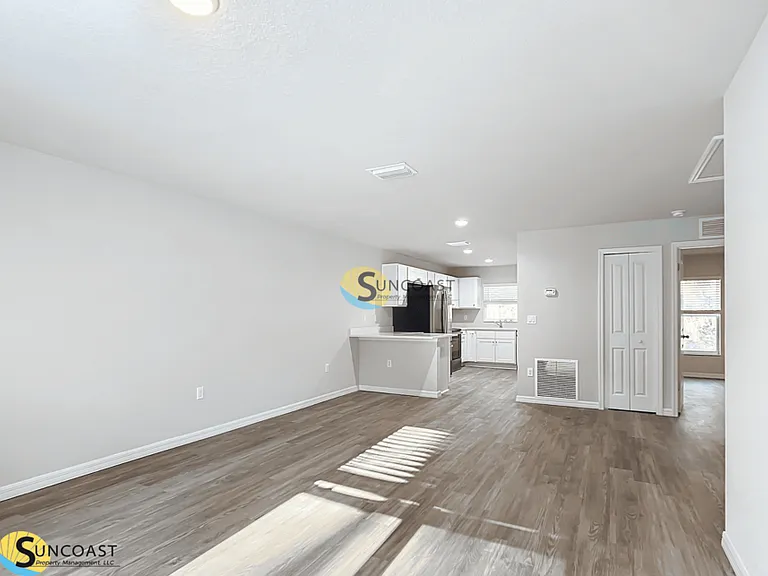 9030 N Travis Dr — Photo 4