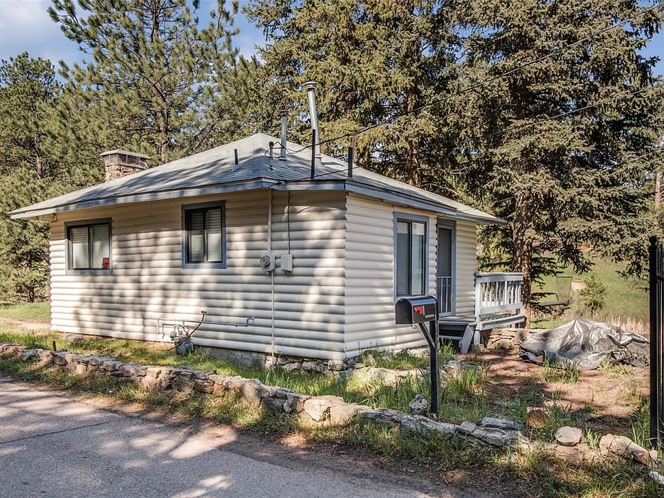 Log cabin just steps from Evergreen Lake