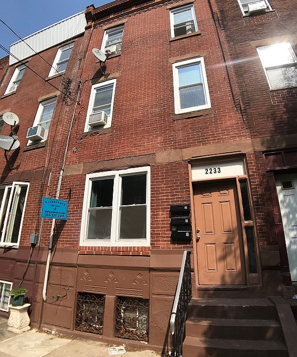 2233 S 15th St. Philadelphia, PA