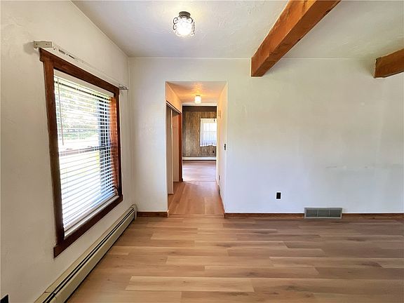 4th image of 686 Ridge Ave