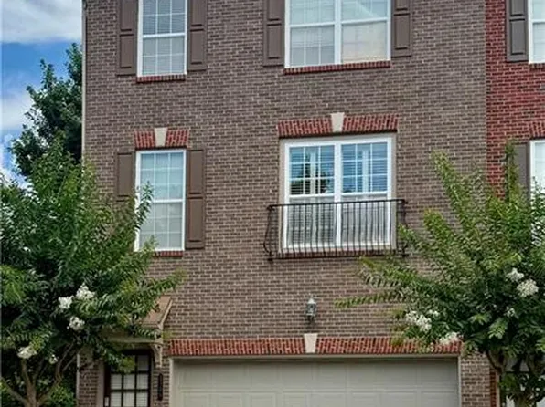 3235 Greenwood Oak Dr, Norcross, GA 30092