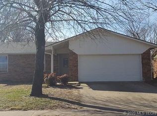 608 W 26th St S, Sand Springs, OK 74063