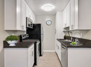 2727 6th St #305, Santa Monica, CA 90405