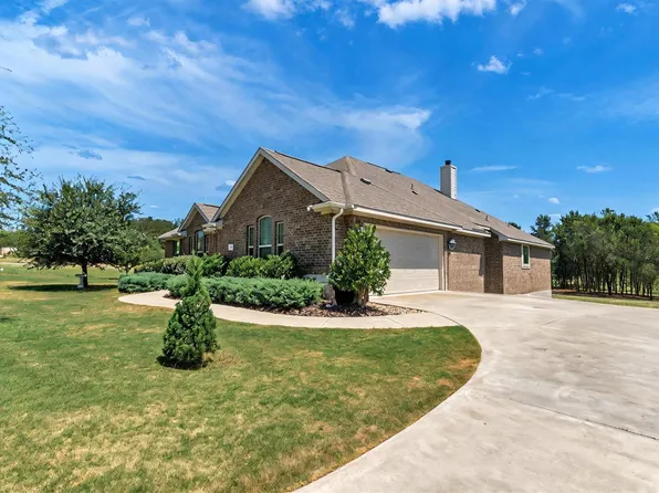 104 Harris Hawk Cv, Cedar Creek, TX 78612
