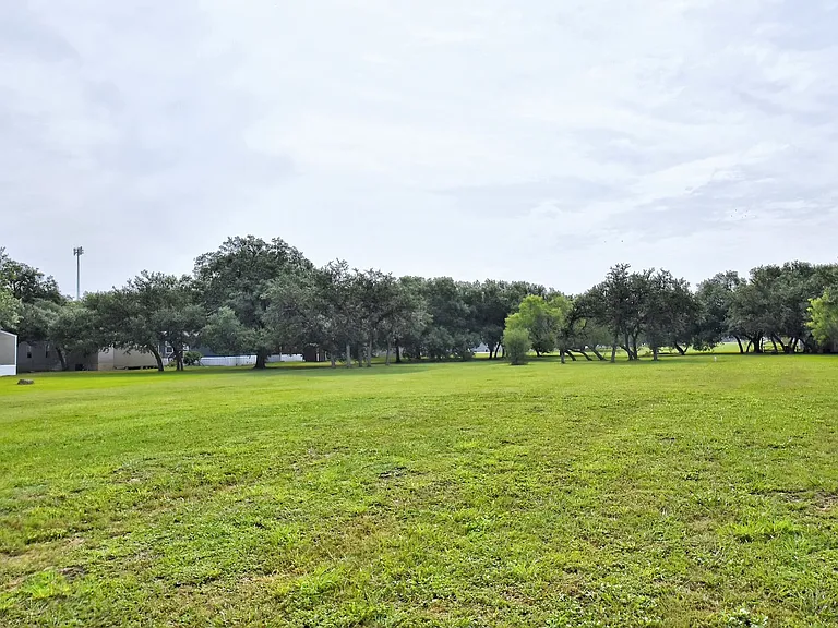 Country Oaks — Photo 41
