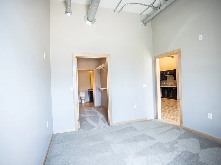 Uptown Exchange Lofts — Photo 29
