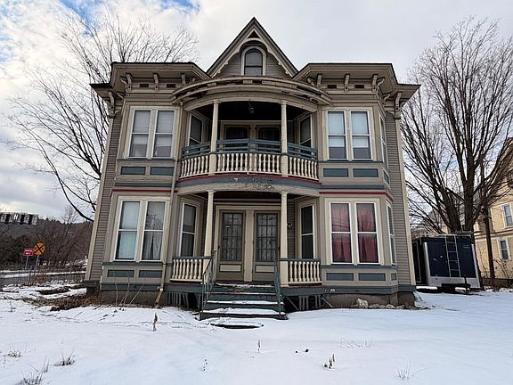 2nd image of 372 N Main Street