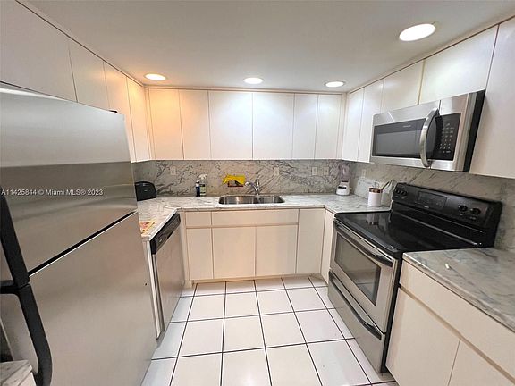 3rd image of 1800 Collins Ave APT 10C