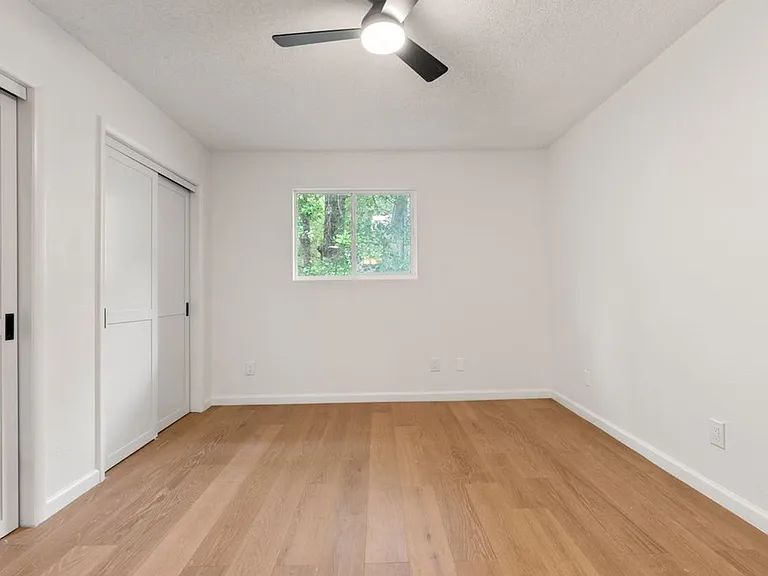 Landis Grove - 1360 — Photo 59