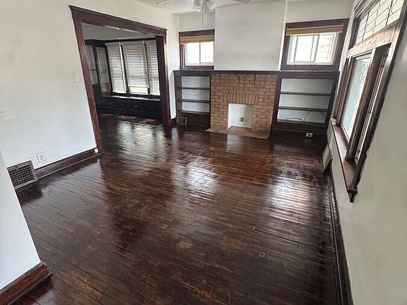 4th image of 2217 W 105th St #Dn