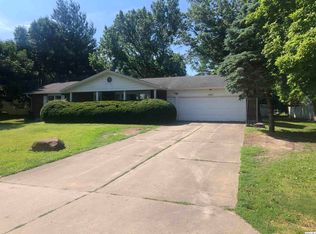 207 E York St, Camp Point, IL 62320