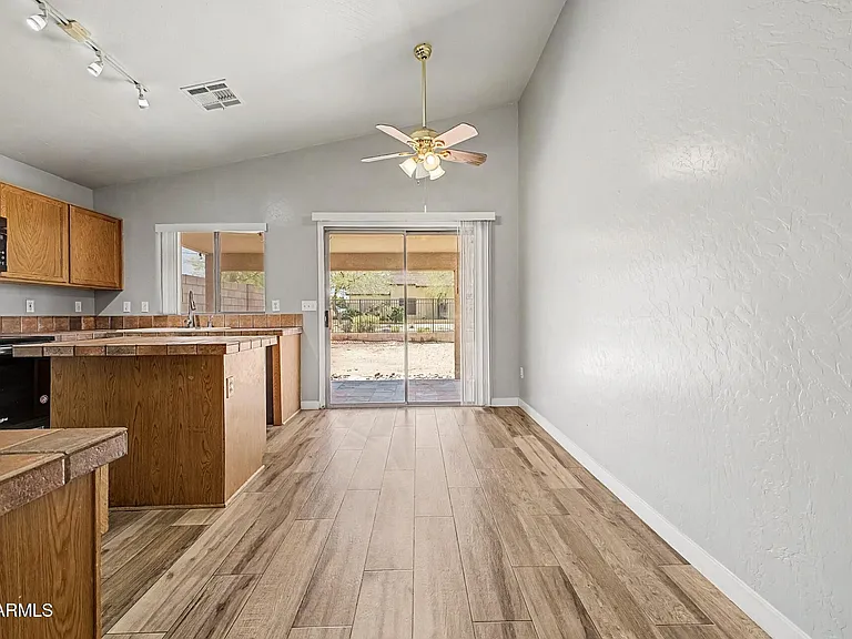 905 E Potter Dr — Photo 13