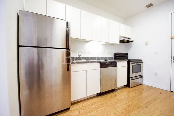 Rented by Brick&Mortar | media 93