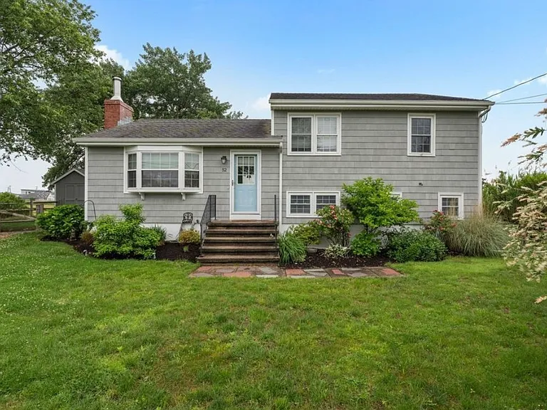 52 Seaside Ave — Photo 4