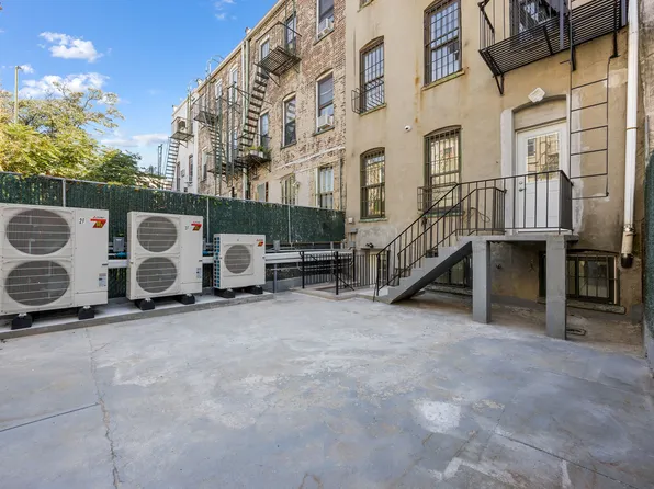 1733 Grove Street image 15 of 17