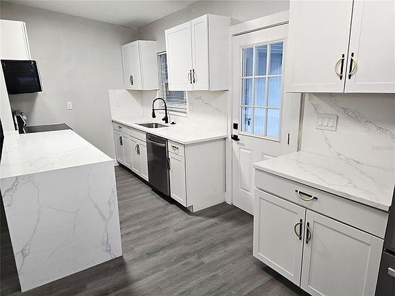 3rd image of 1101 SABRINA DRIVE