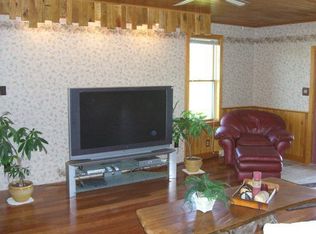 104 Brown Rd, Acme, PA 15610