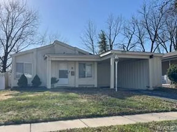 3322 Mowing Green Dr, Florissant, MO 63031